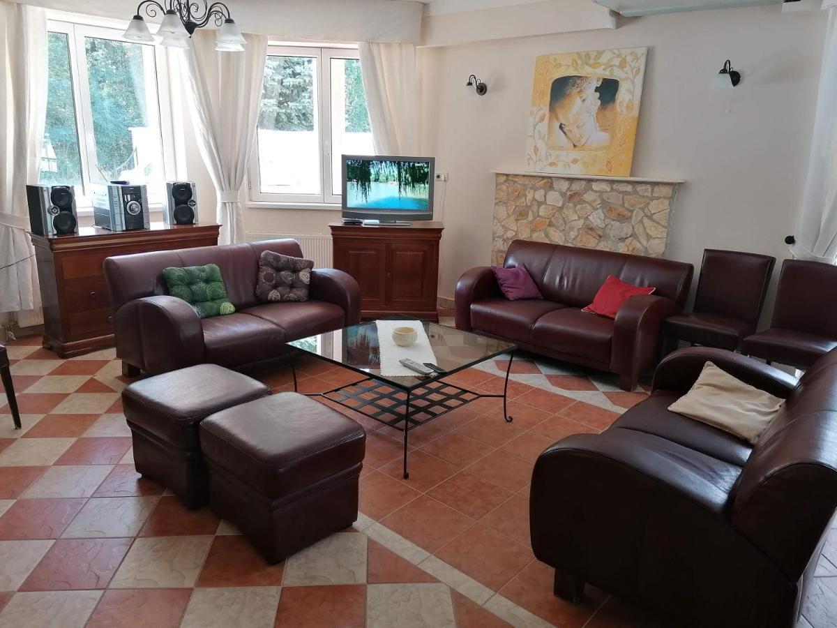 Staff Guest House Nyíregyháza Zewnętrze zdjęcie